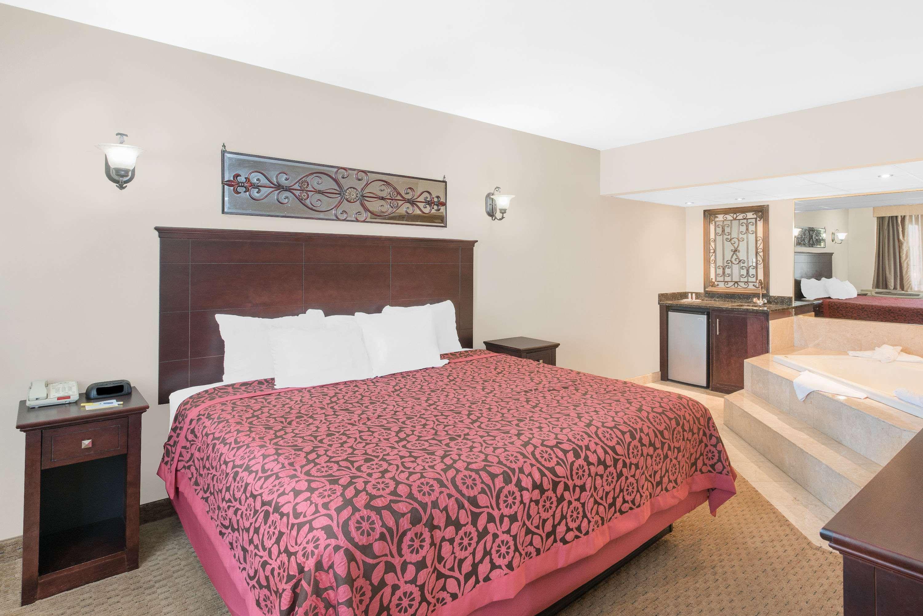 Days Inn By Wyndham Springfield/Phil.Intl Airport מראה חיצוני תמונה