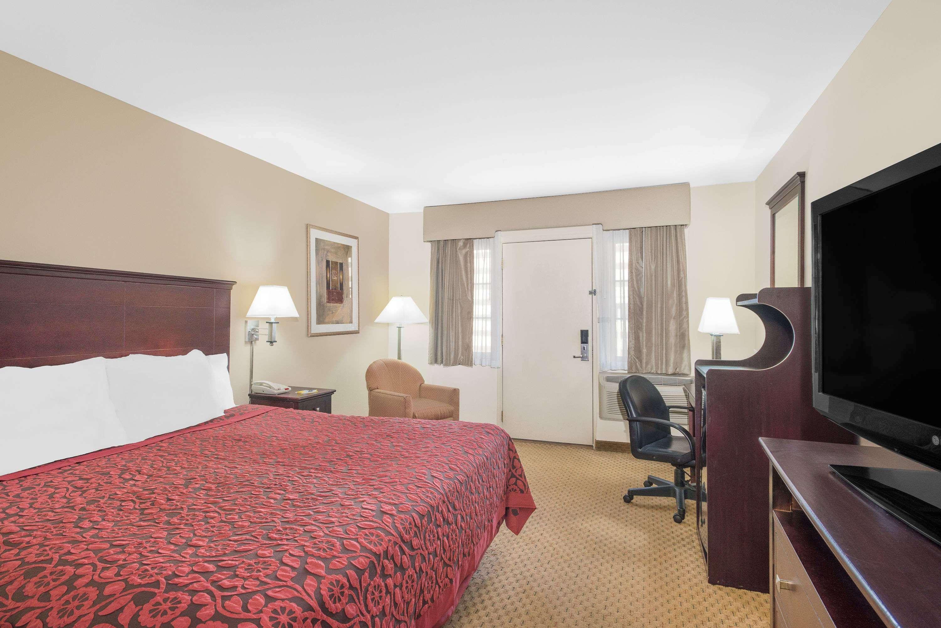 Days Inn By Wyndham Springfield/Phil.Intl Airport מראה חיצוני תמונה